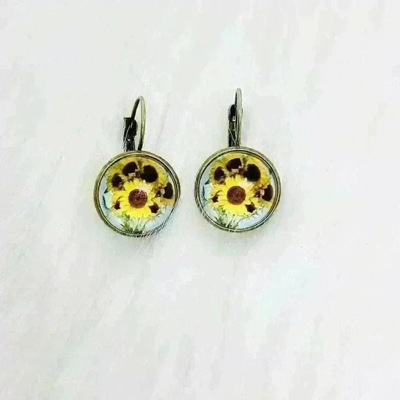 Sunflower Jewelry - Vintage Feel Sunflower Print Earrings
